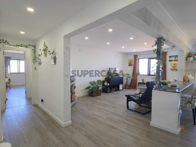 Apartamento T3 em Mina de Água