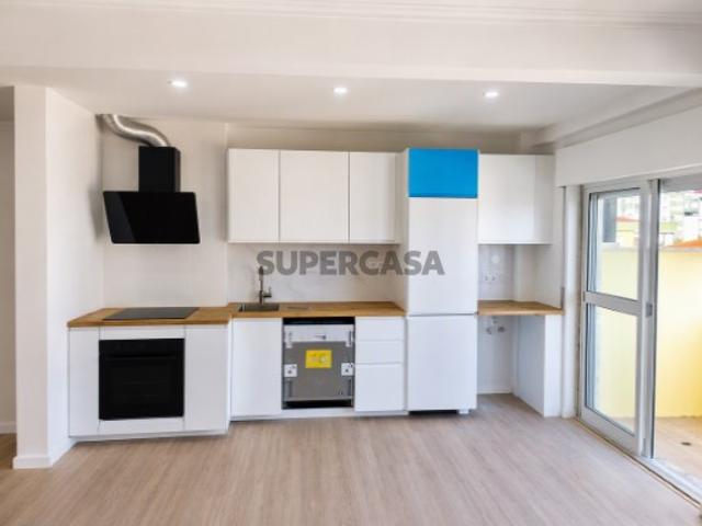 Apartamento T3 em Mina de Água