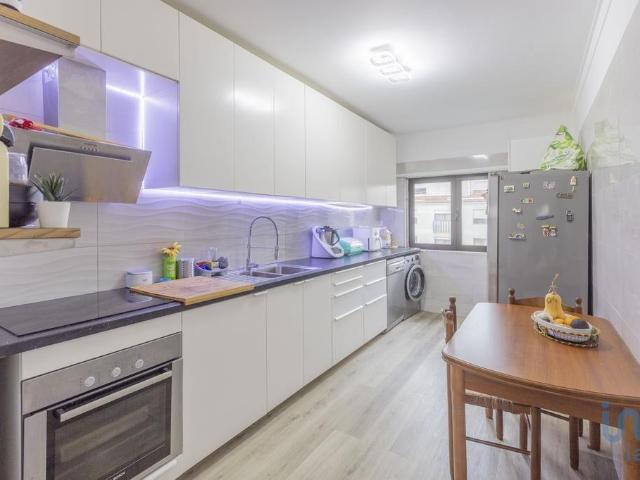 Apartamento T3 em Mina de Água de 114,00 m² 114m² Mina de Água