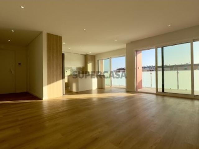 Apartamento T3 em Montijo | Garagem em Box