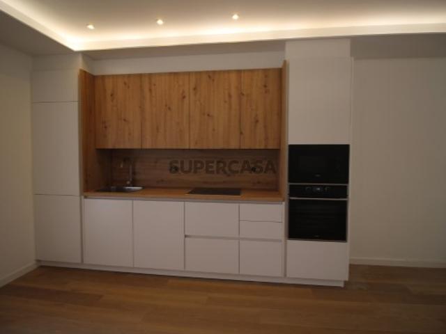 Apartamento T3 em N.S. da Vila, N.S. do Bispo e Silveiras