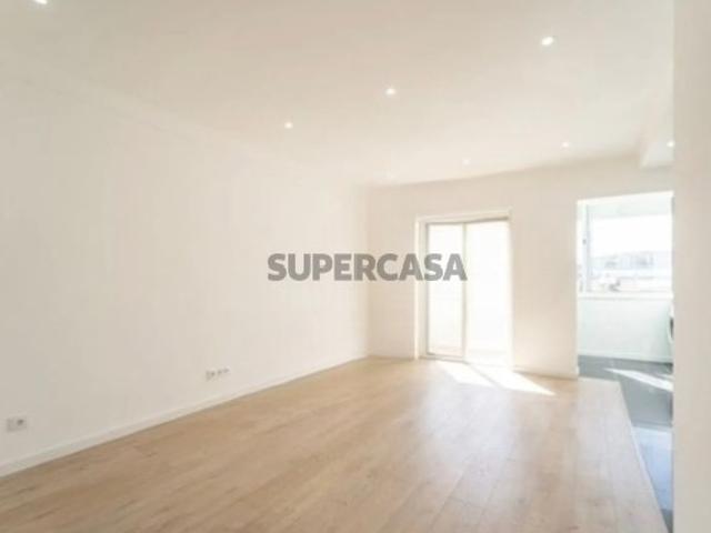 Apartamento T3 em Odivelas