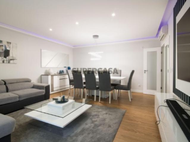 Apartamento T3 em Odivelas