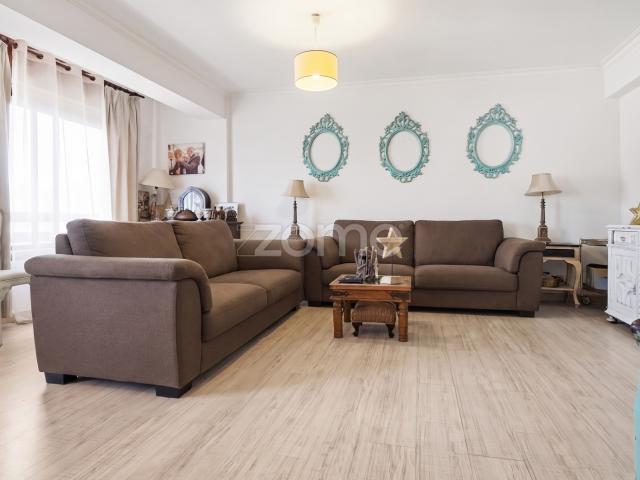 Apartamento T3 em Oeiras