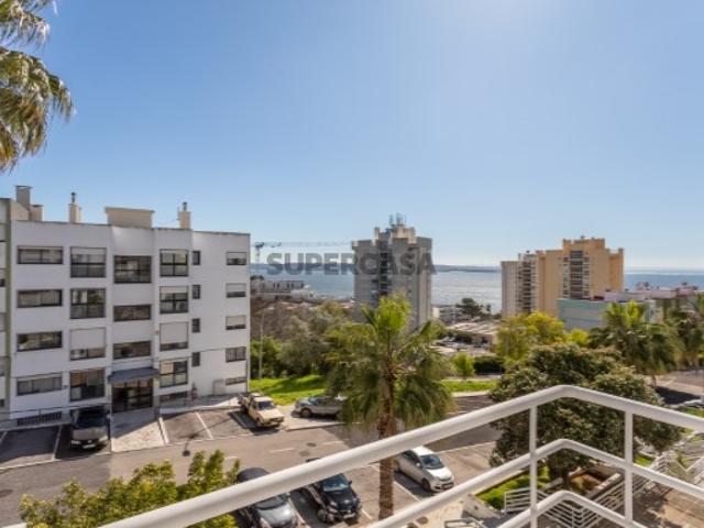 Apartamento T3 em Oeiras e São Julião da Barra, Paço de Arcos e Caxias