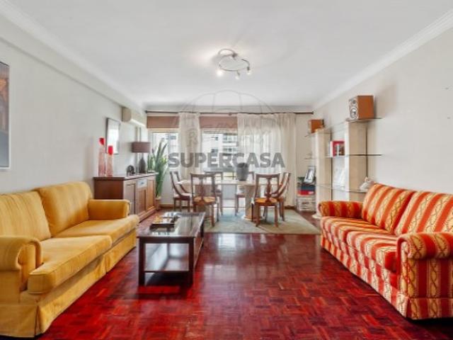 Apartamento T3 em Oeiras e São Julião da Barra, Paço de Arcos e Caxias