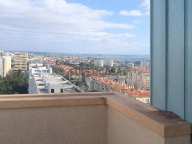 Apartamento T3 em Oeiras e São Julião da Barra, Paço de Arcos e Caxias