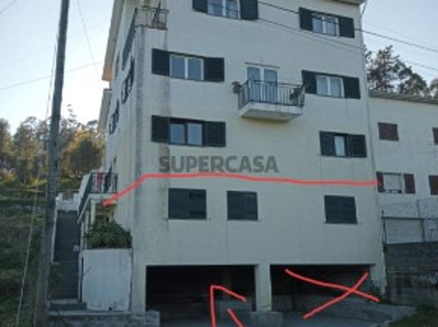 Apartamento T3 em Palmeira de Faro e Curvos