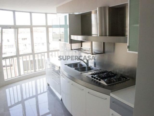Apartamento T3 em Penha de França