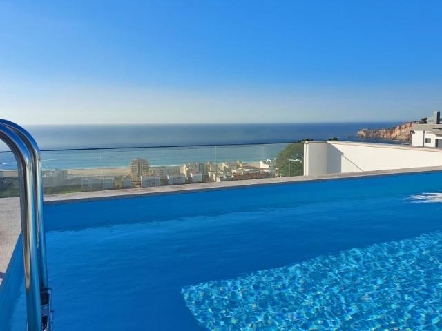 Apartamento T3 em Pederneira | Nazaré: Vista Mar Panorâmica com Terraço Privado com Piscina