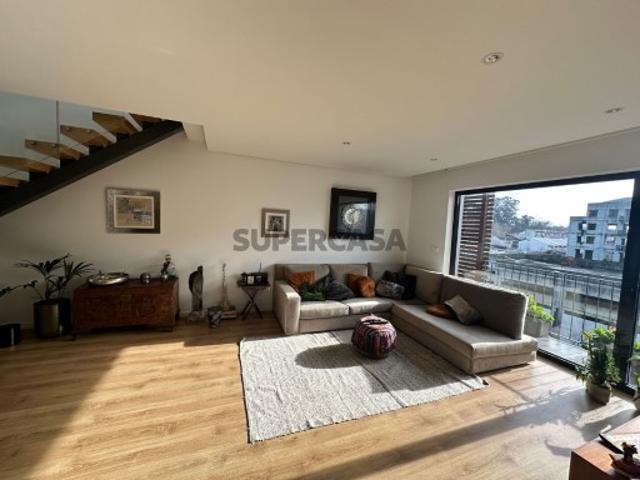 Apartamento T3 em Pêro Viseu