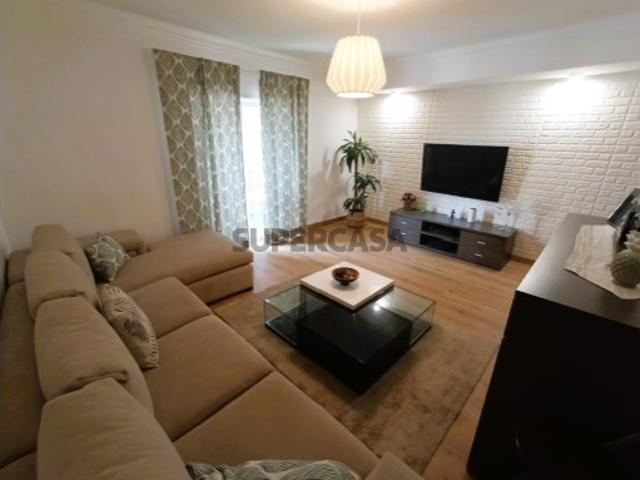 Apartamento T3 em Póvoa de Santo Adrião e Olival Basto