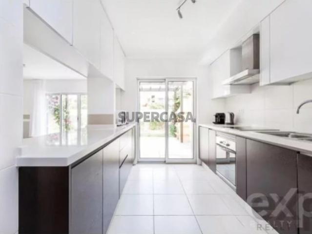 Apartamento T3 em Quarteira