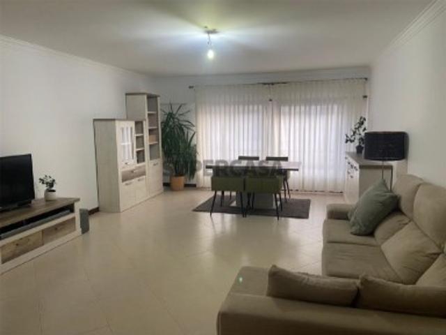 Apartamento T3 em Queluz e Belas