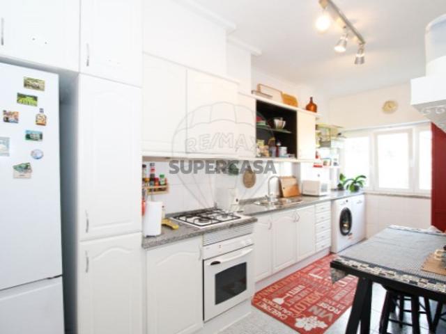 Apartamento T3 em Queluz e Belas