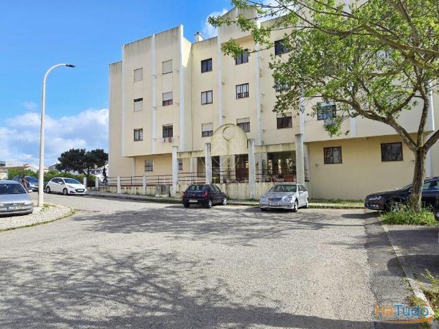 Apartamento T3 em Remodelação com Terraço de 80 m² e Parqueamento | Setúbal | 26074087351
