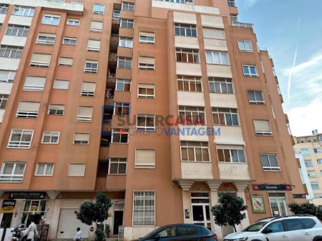 Apartamento T3 em Rio de Mouro