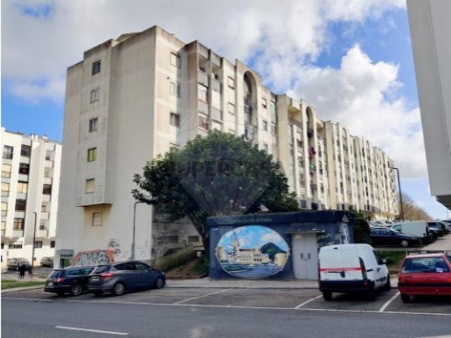Apartamento T3 em Rio de Mouro