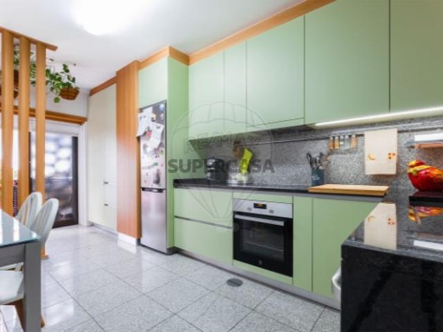 Apartamento T3 em São Felix da Marinha
