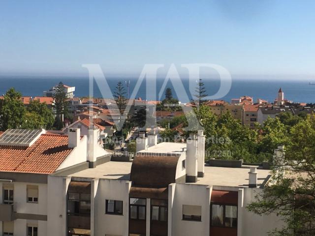 Apartamento T3 em São João Estoril, mobilado, com vista de mar