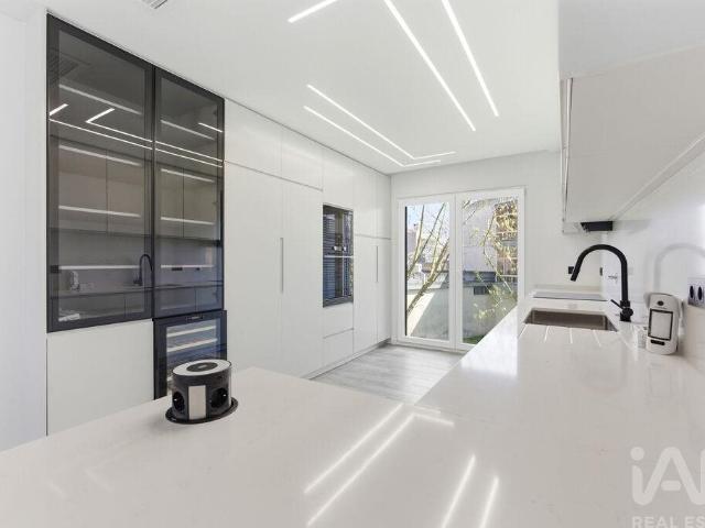 Apartamento T3 em Santa Iria de Azoia, São João da Talha e B. 154m² Santa Iria De Azoia