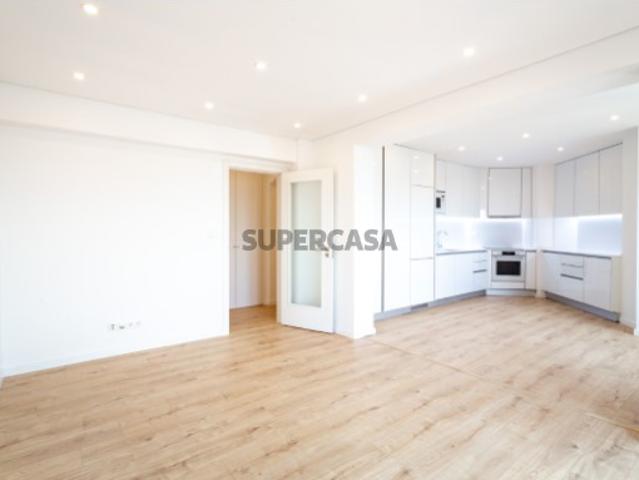 Apartamento T3 em Santa Iria de Azoia, São João da Talha e Bobadela