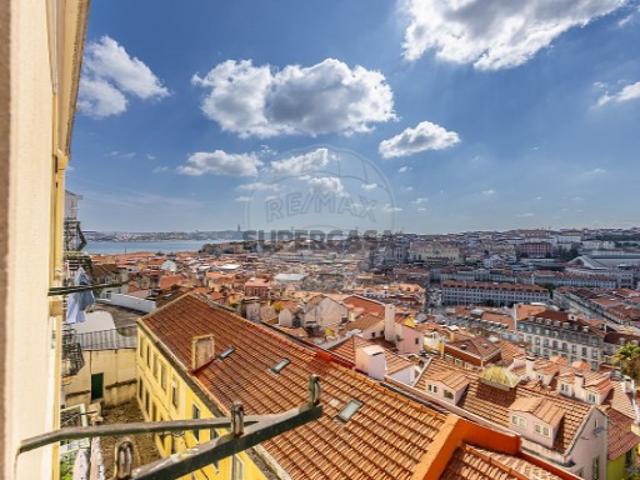 Apartamento T3 em Santa Maria Maior