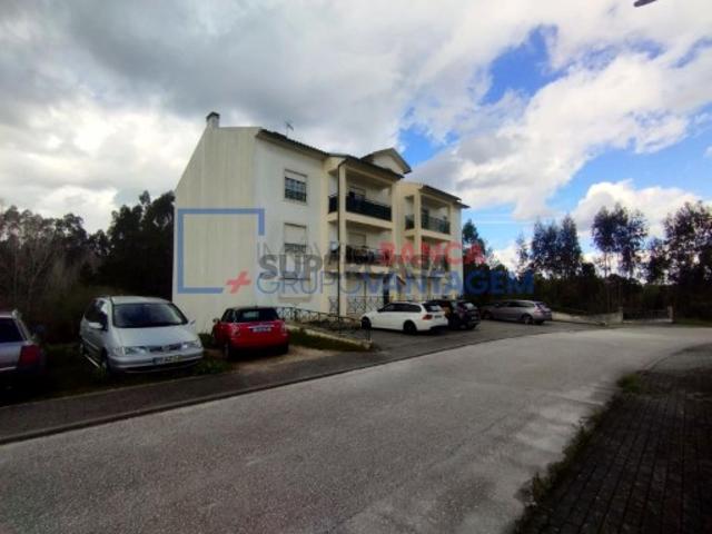 Apartamento T3 em Santiago e S.Simão de Litém e Albergaria dos Doze