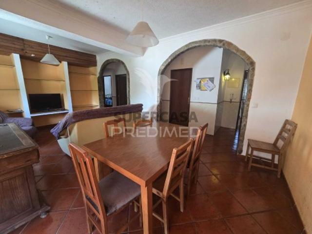 Apartamento T3 em Santiago Maior e São João Baptista