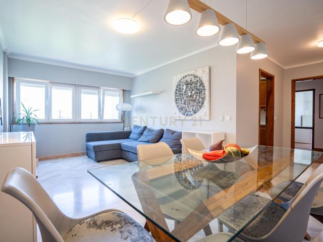 Apartamento T3 em Santo António dos Cavaleiros