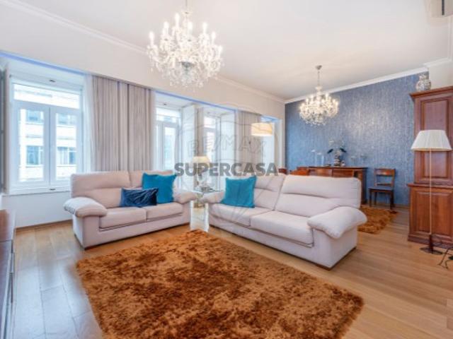 Apartamento T3 em Santo António
