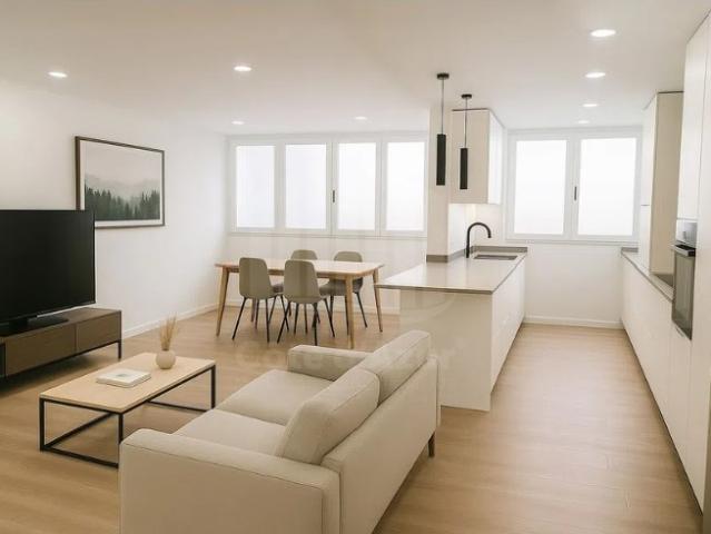 Apartamento T3 em Sesimbra a 600 metros da praia