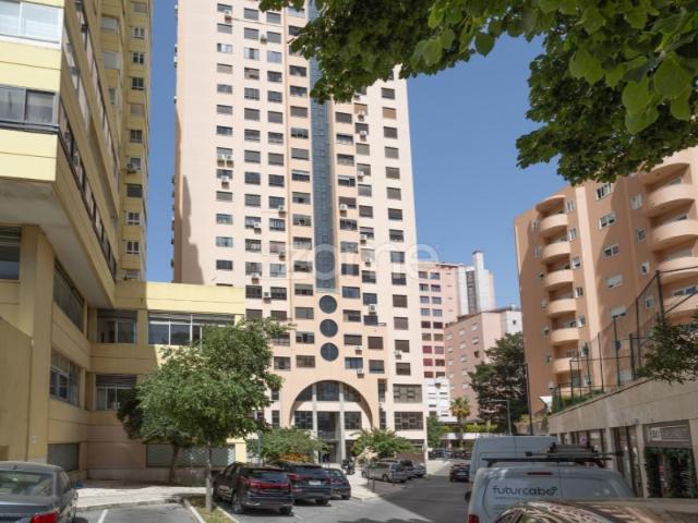 Apartamento T3 em Sete Rios/Benfica 780.000€
