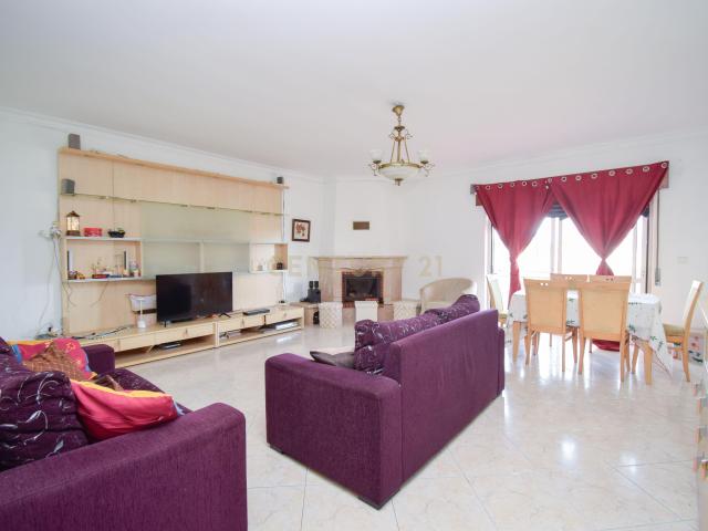 Apartamento T3 em Sintra