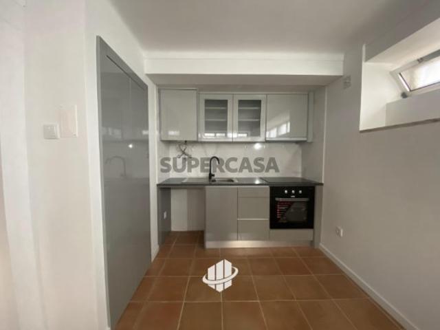 Apartamento T3 + Espaço Comercial