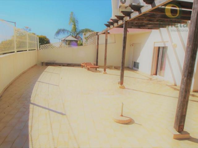 Apartamento T3 Figuras com 2 estacionamentos e terraço enorm. 143m² Faro Sé e São Pedro