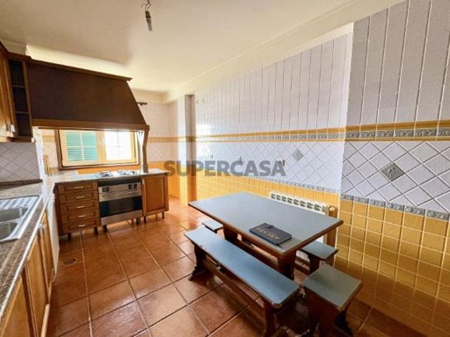 Apartamento T3 implex com garagem fechada em São Bernardo!