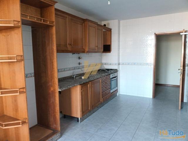 Apartamento T3 junto a Lactogal de Oliveira de Azeméis | 26083236599