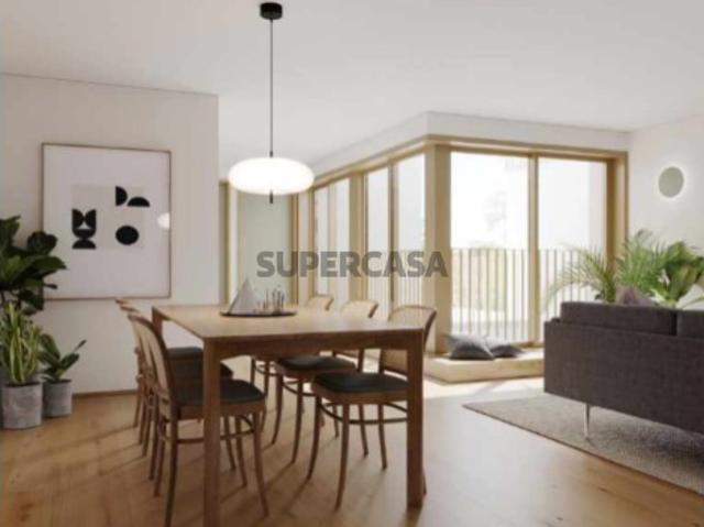 Apartamento T3, junto à Quinta do Covelo