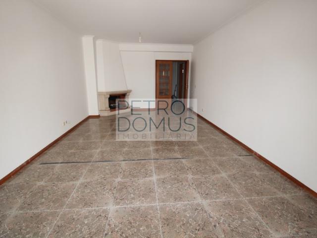 APARTAMENTO T3 JUNTO AO LICEU DE LEIRIA