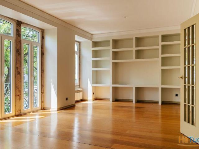 Apartamento T3 junto ao Saldanha ? O seu refúgio no centro da capital | 26084099481