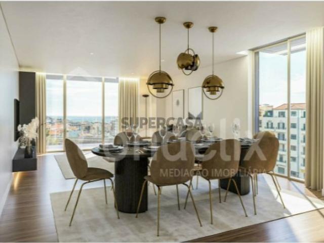 Apartamento T3 localizado no Edifício Hinton no centro do Funchal