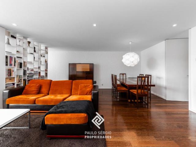 Apartamento T3 localizado a 2 minutos da praia da Granja 139m² Arcozelo