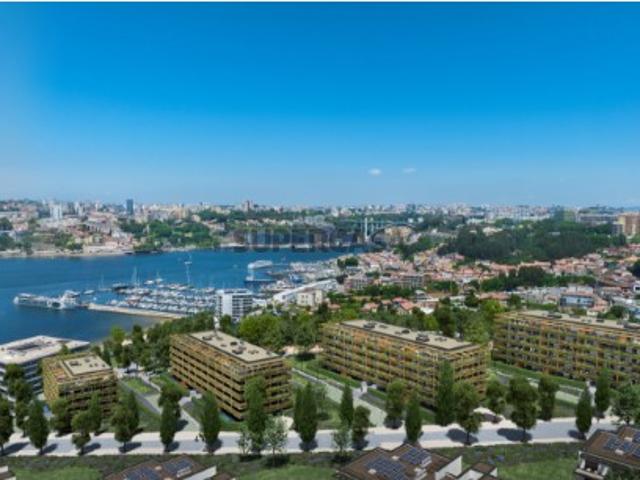 Apartamento T3, localizado junto à Marina, nas margens do Rio Douro