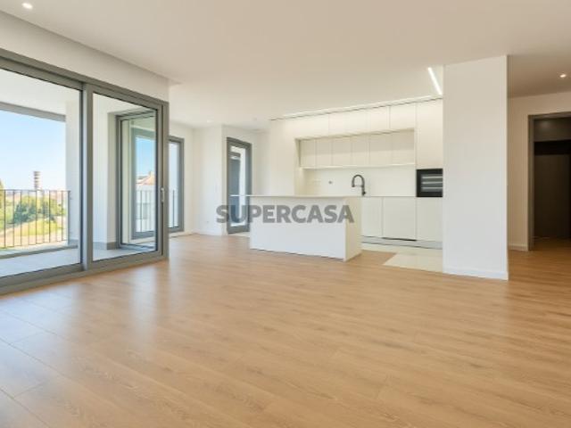 Apartamento T3 | Lugar de Garagem | Arrecadação