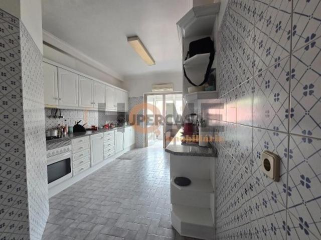 Apartamento T3 Lugar de Garagem Lisboa