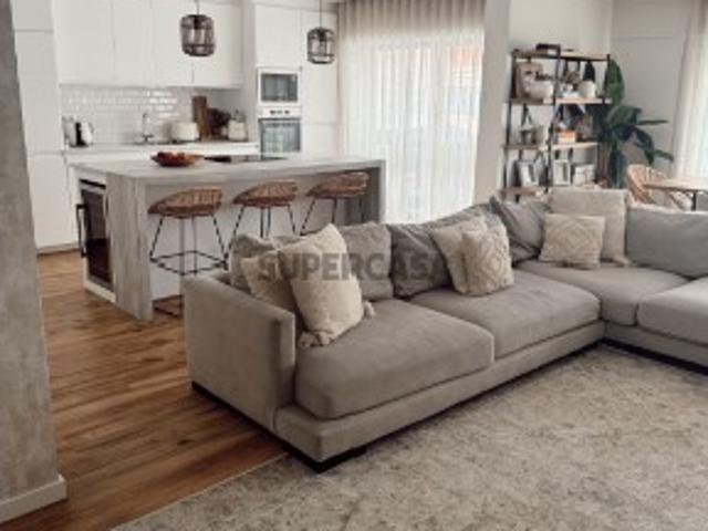 Apartamento T3 Massamá Norte Remodelado
