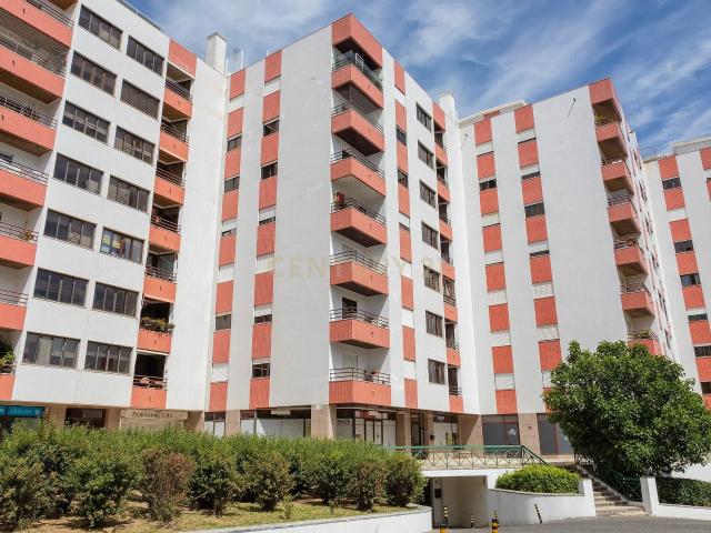 Apartamento T3 Miraflores Oeiras com Garagem Box