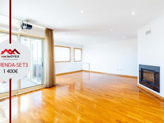 Apartamento T3 | Miramar | Varandas | Box | Cozinha Equipada | Praia