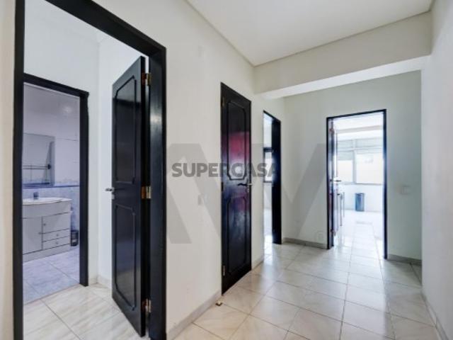 Apartamento T3 Monte da Caparica Rua General Humerto Delgado